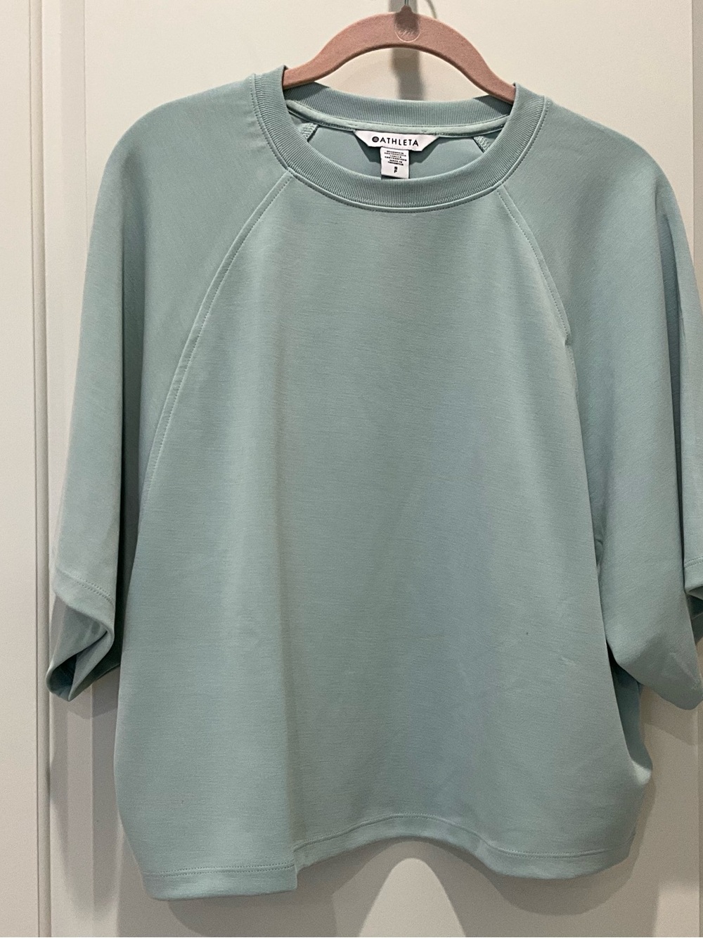 Athleta Women's seasoft Mint Green Short Sleeve Sweatshirt Small